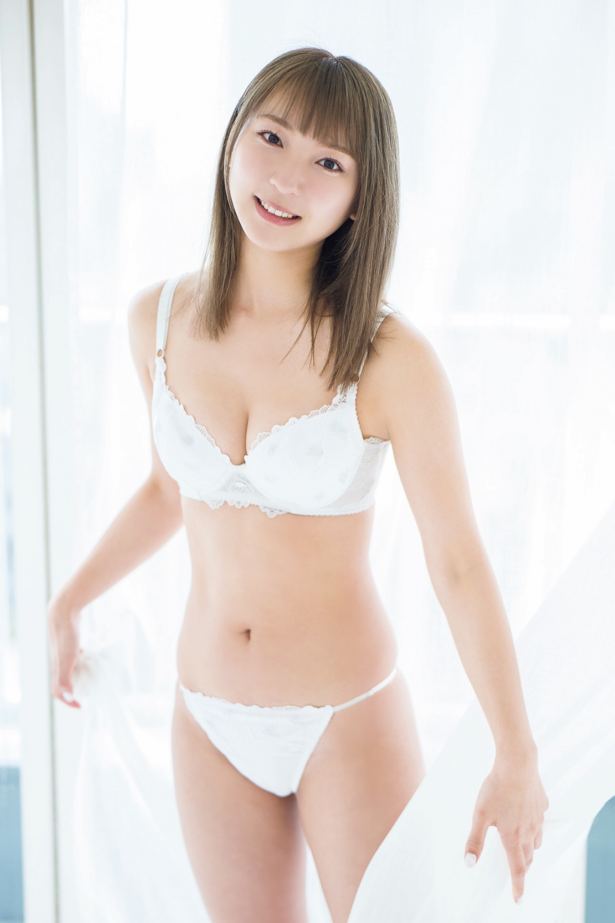 『news every.』キャスター刈川くるみ、ほぼ“すっぴん”ナチュラルな姿で初のソログラビア