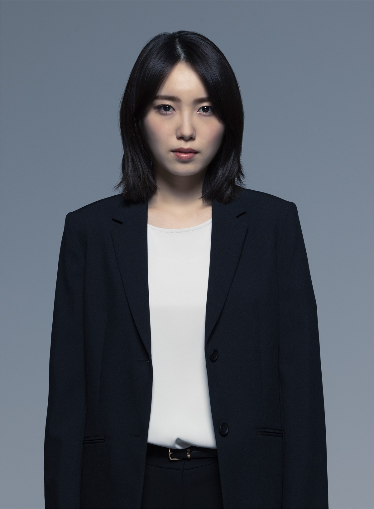 飯豊まりえ、主演ドラマ『オクトー』で感情の色が見える刑事に　浅香航大とバディ結成