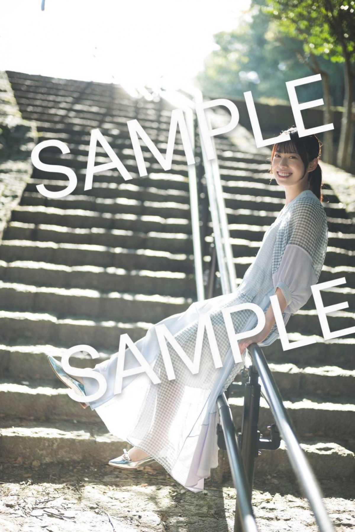 日向坂46・東村芽依1st写真集、店舗別特典ポストカード全13種類の絵柄を公開