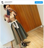 “買い出しコーデ”を公開した安藤優子 ※「安藤優子」インスタグラム