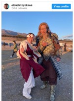 【写真】『キングダム2』清野菜名＆豊川悦司、劇中衣装のオフショットに反響
