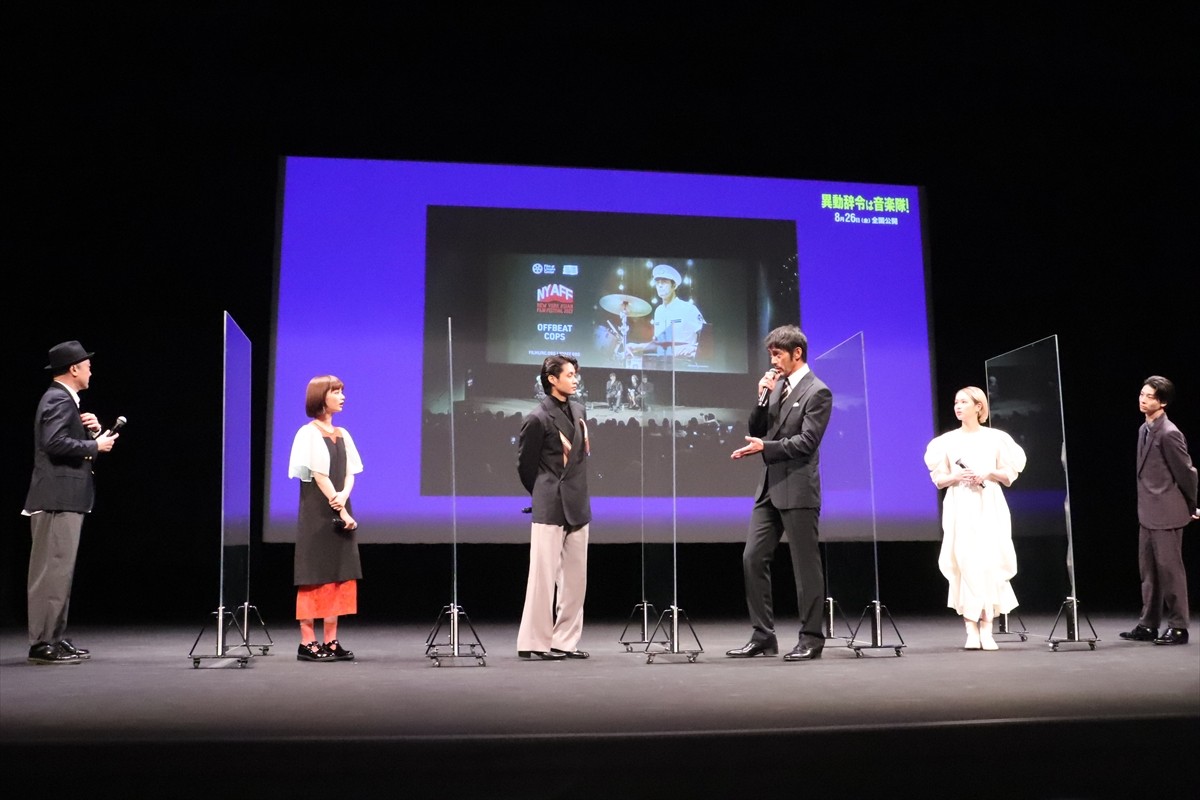 阿部寛、ドラムに初挑戦！　“苦戦”告白も清野菜名＆高杉真宙は「かっこよかった」と絶賛