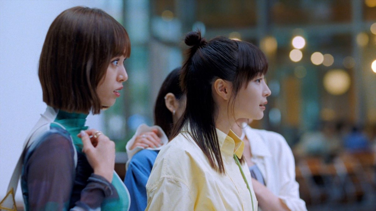 広瀬すず、1人でテレビを見ていた時に「ゾッとしました（笑）」