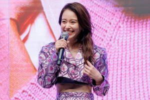 山本舞香、映画『ブレット・トレイン』出発式イベントに登場