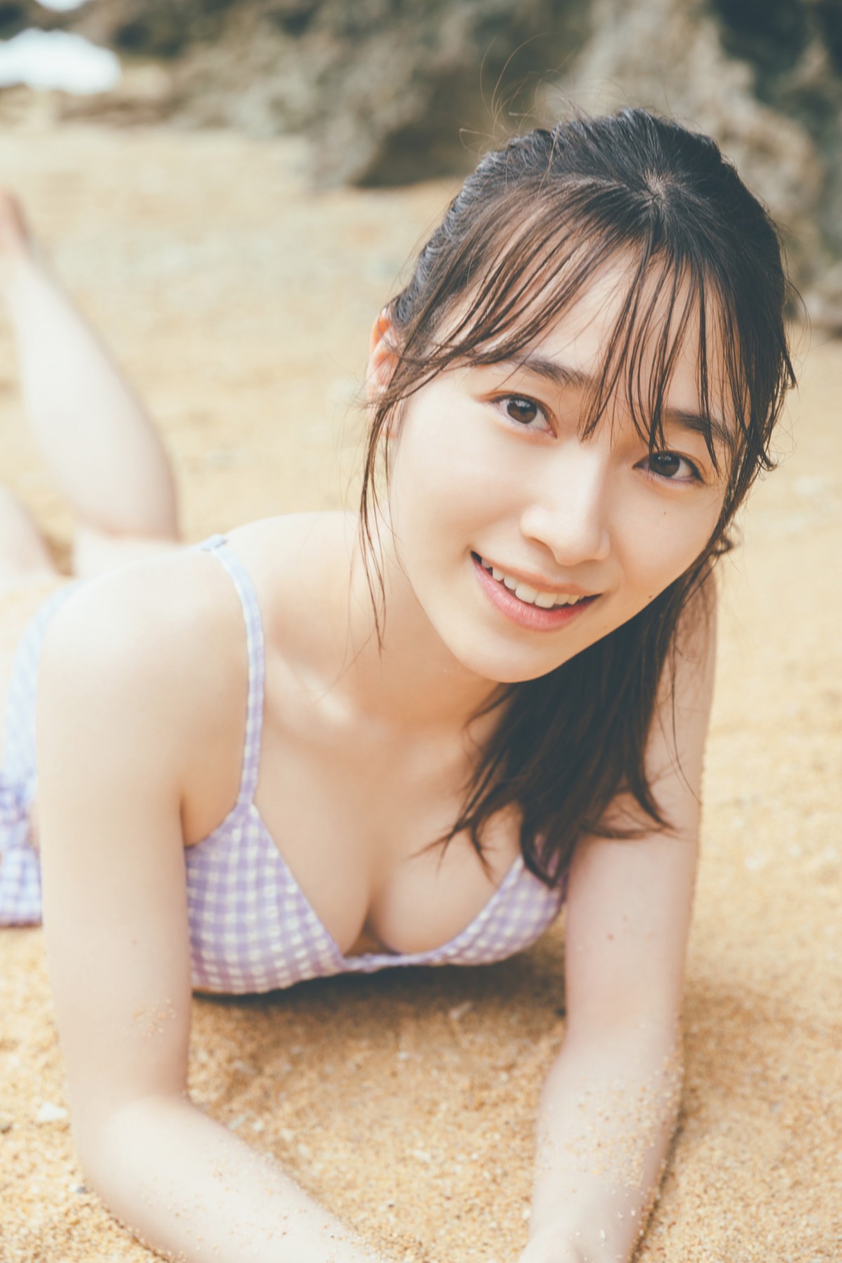 櫻坂46・守屋麗奈、プライベートビーチでビキニ姿　恥ずかしそうにはにかむ笑顔