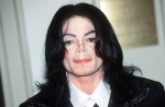 マイケル・ジャクソン、処方箋薬入手のために19種類のニセIDを駆使していた