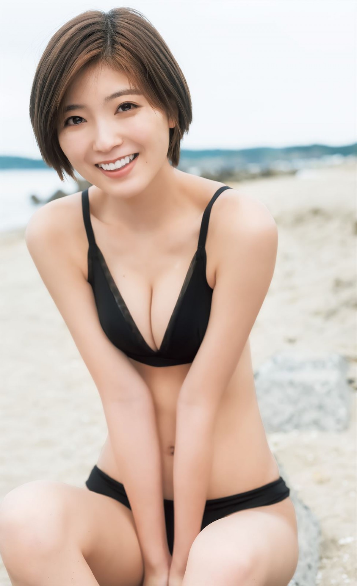 人気コスプレイヤー・尊みを感じて桜井、背中も脚も解放　“キレイなお姉さん”姿で魅了