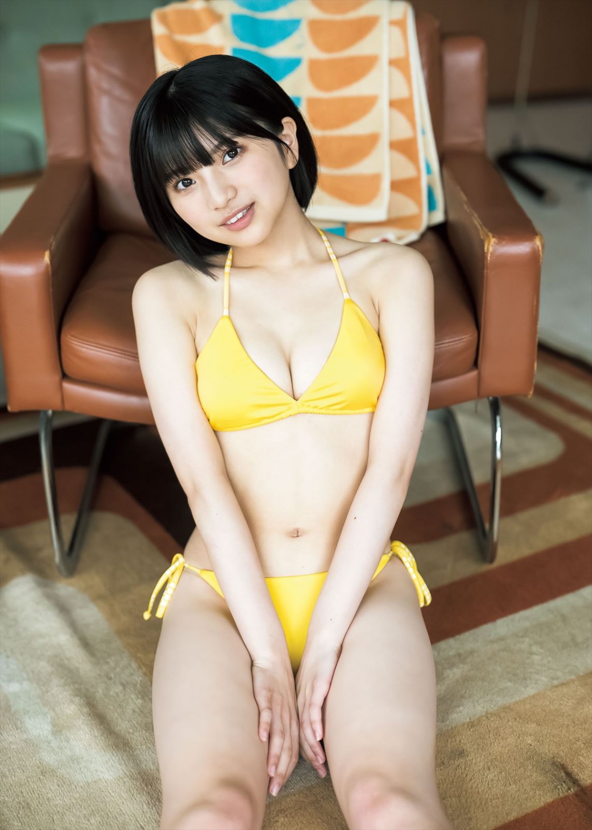 西澤由夏アナ、グラビア初挑戦で美ウエスト披露