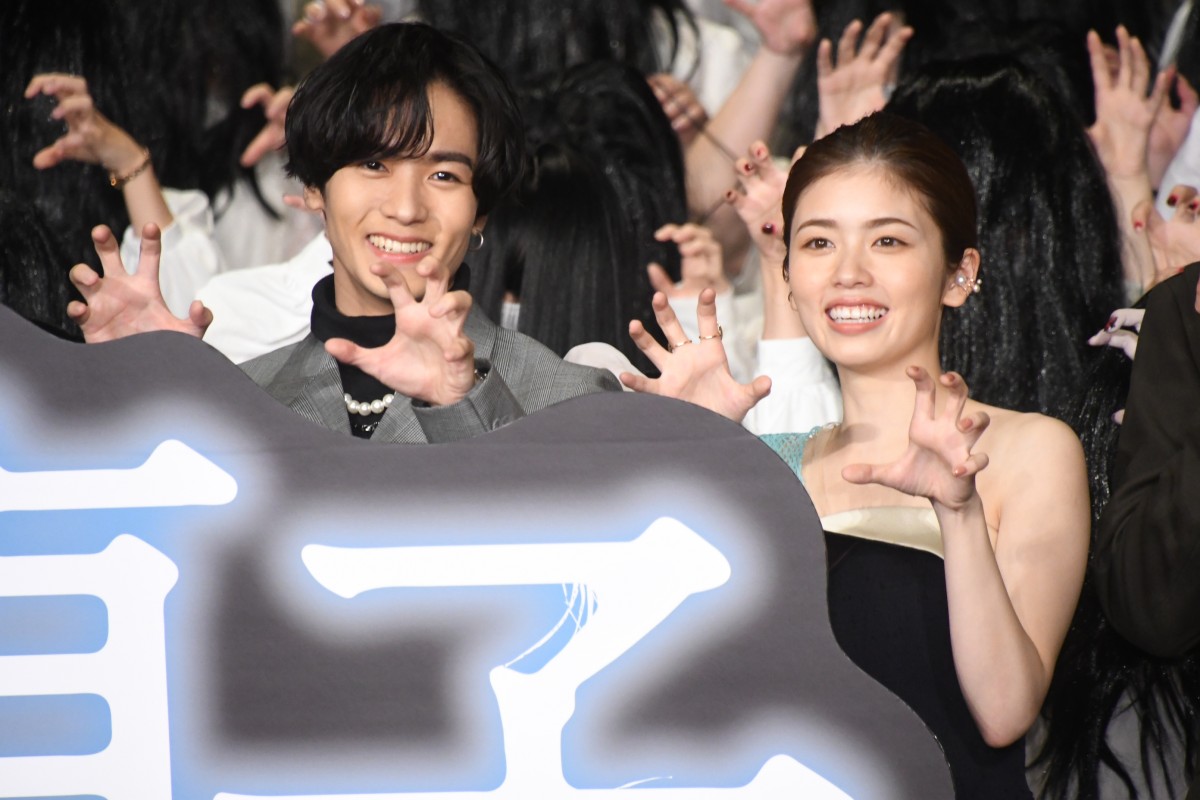 映画『貞子DX』完成披露試写会に出席した(左から)THE RAMPAGE・川村壱馬、小芝風花