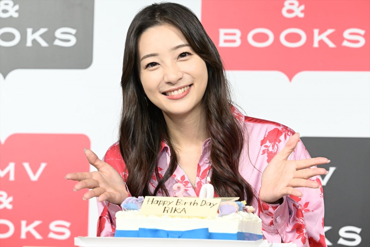 足立梨花、メモリアル写真集発売に喜び 30代は「変化を恐れず受け入れて」
