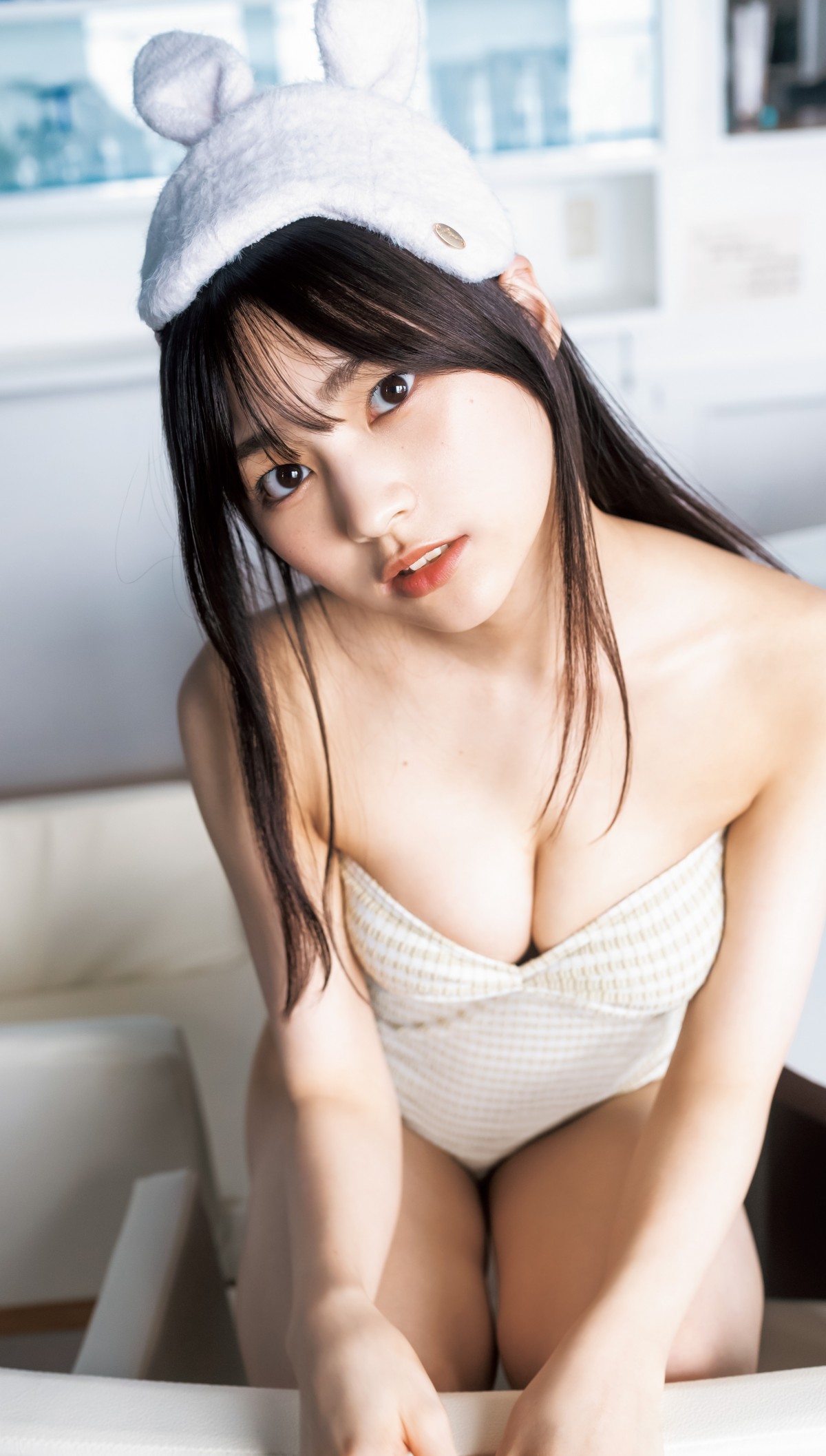 ＃ババババンビ宇咲、長い脚とかわいい笑顔の王道グラビア