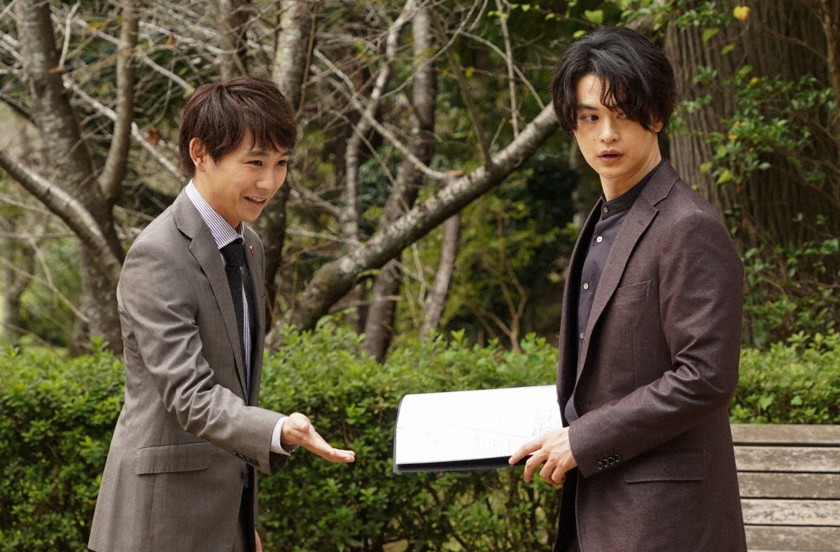 『霊媒探偵・城塚翡翠』第3話　“翡翠”清原果耶＆“香月”瀬戸康史、高校で起きている連続殺人事件の謎に挑む
