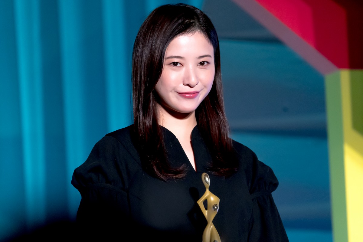 『東京ドラマアウォード 2022』授賞式に登壇した吉高由里子