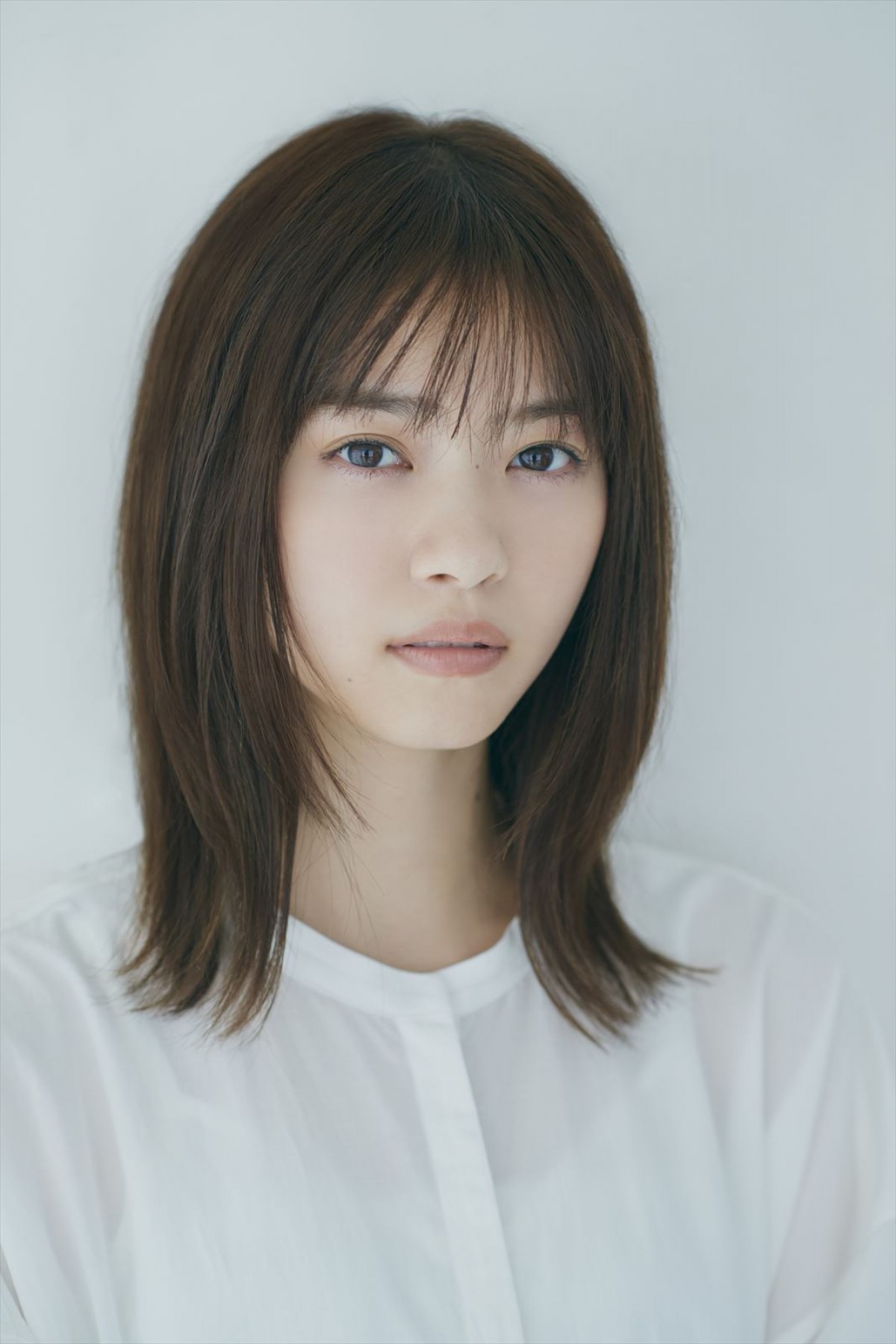 西野七瀬、個人初となる2023年カレンダー発売決定　アザーカット到着