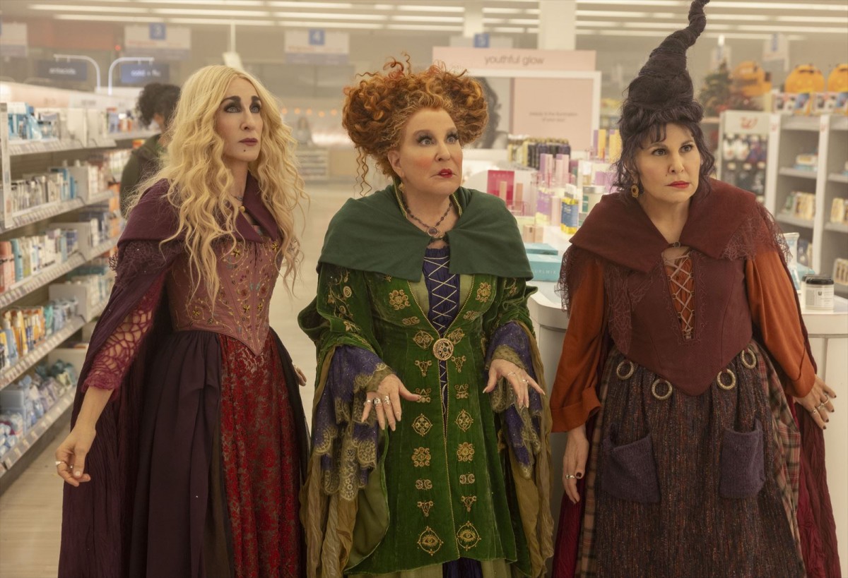 ファンのコスプレも圧巻！　サラ・ジェシカ・パーカーら“邪悪な魔女たち”がNYに集結