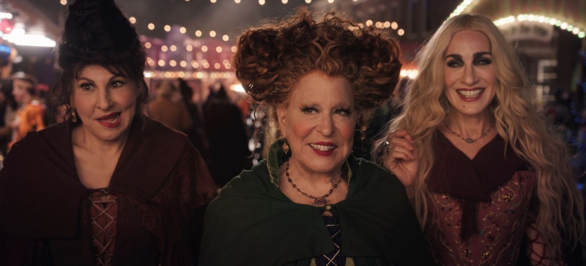 ファンのコスプレも圧巻！　サラ・ジェシカ・パーカーら“邪悪な魔女たち”がNYに集結