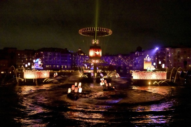 ミッキー ミニーがキス Tds新しい夜のショー ビリーヴ ついにスタート 東京ディズニーシー 22年11月11日 写真 特集 レポート クランクイン トレンド