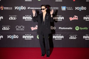 BTS j-hope「2022 MAMA AWARDS」レッドカーペット