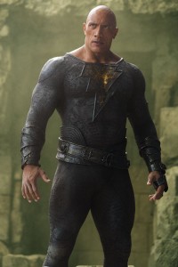 『ブラックアダム』ドウェインにとってのヒーロースーツはムキムキの筋肉？　スーツの秘密が明かされる特別映像解禁