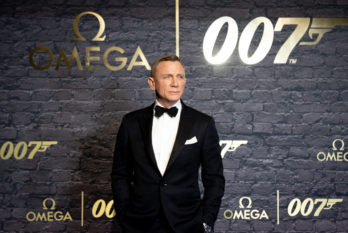 「007」60周年記念パーティー開催　ダニエル・クレイグがタキシードで登場