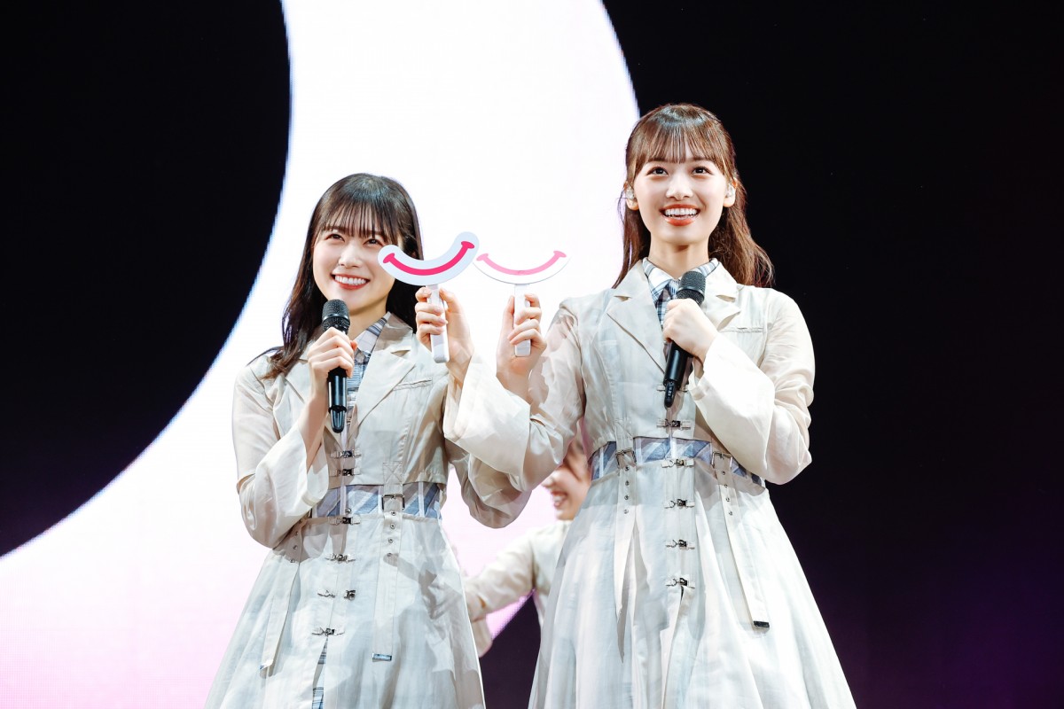 日向坂46・四期生、ライブ初パフォーマンス　「ブルーベリー＆ラズベリー」をフレッシュに披露＜Happy Smile Tour 2022＞