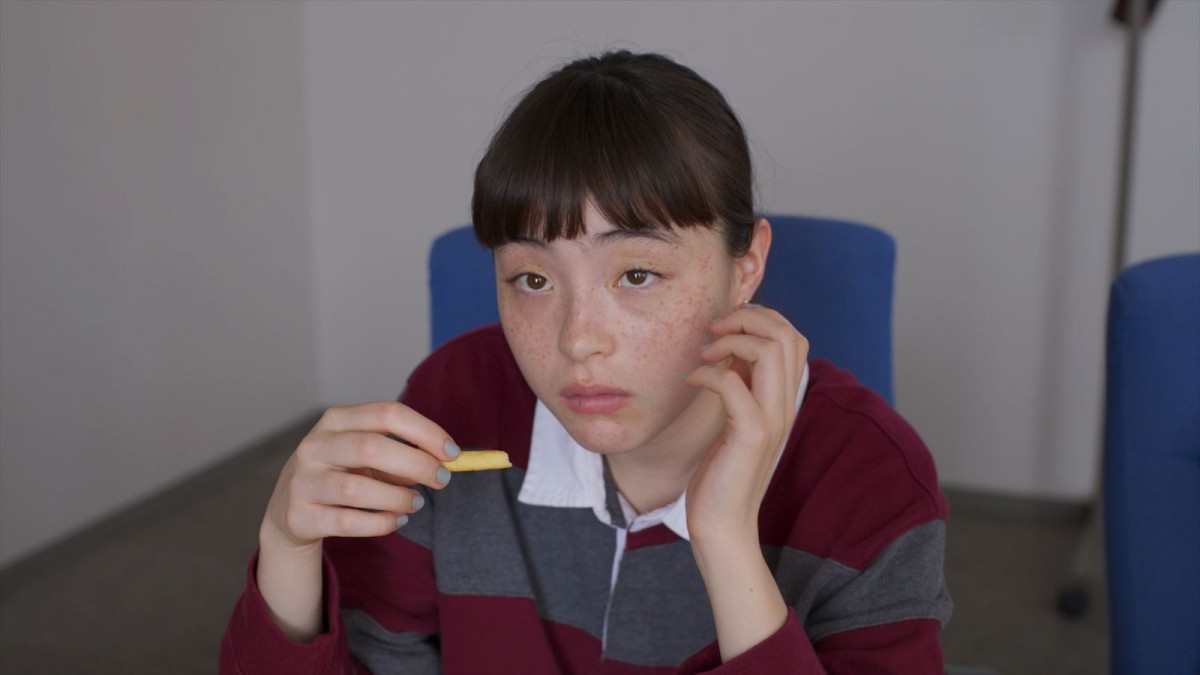 中尾明慶、モト―ラ世理奈、皆川猿時らが実写キャストで出演　『ぐでたま』場面写真一挙解禁