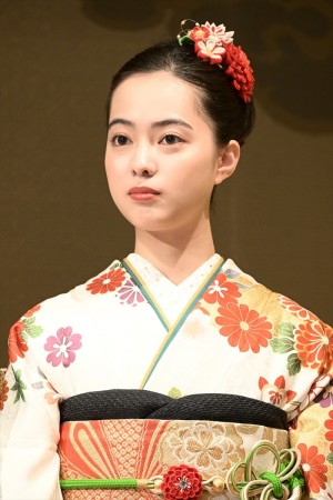 新関碧、「スペースクラフト・エージェンシー2023年新春晴れ着撮影会」に登場