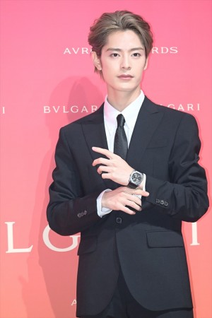 塩野瑛久、「BVLGARI AVRORA AWARDS 2022」ゴールデンカーペットセレモニーに登場