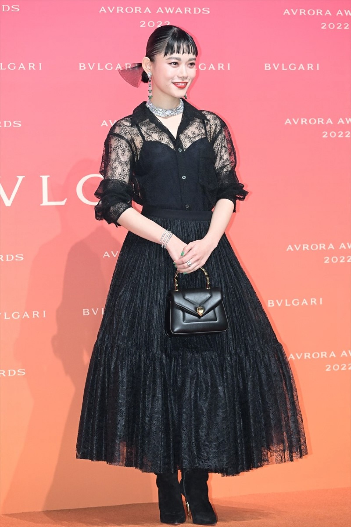 Koki，「母のような女性になりたい」　鮮やかなドレスでブルガリのイベントに登場