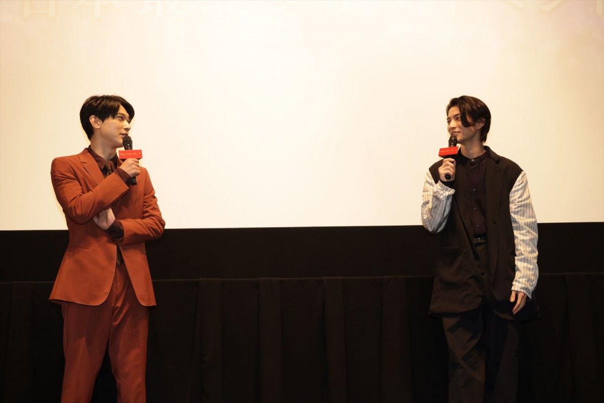 『ブラックナイトパレード』吉沢亮＆渡邊圭祐、クリスマスは2人でインスタライブ「楽しい夜を過ごしました」