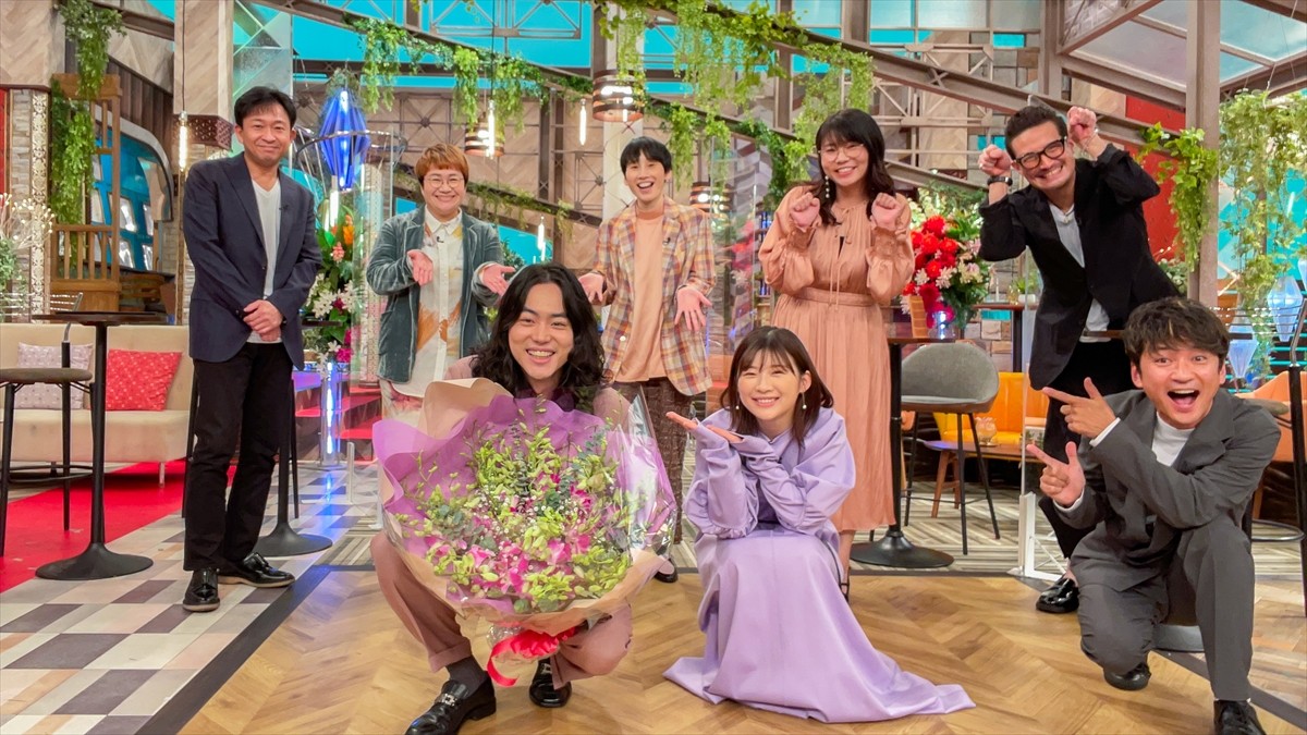 『TOKIOカケル2022新春SP』に出演する(前列左から)菅田将暉、伊藤沙莉、国分太一、(後列左から)城島茂、近藤春菜、蓑輪はるか、山崎ケイ、松岡昌宏