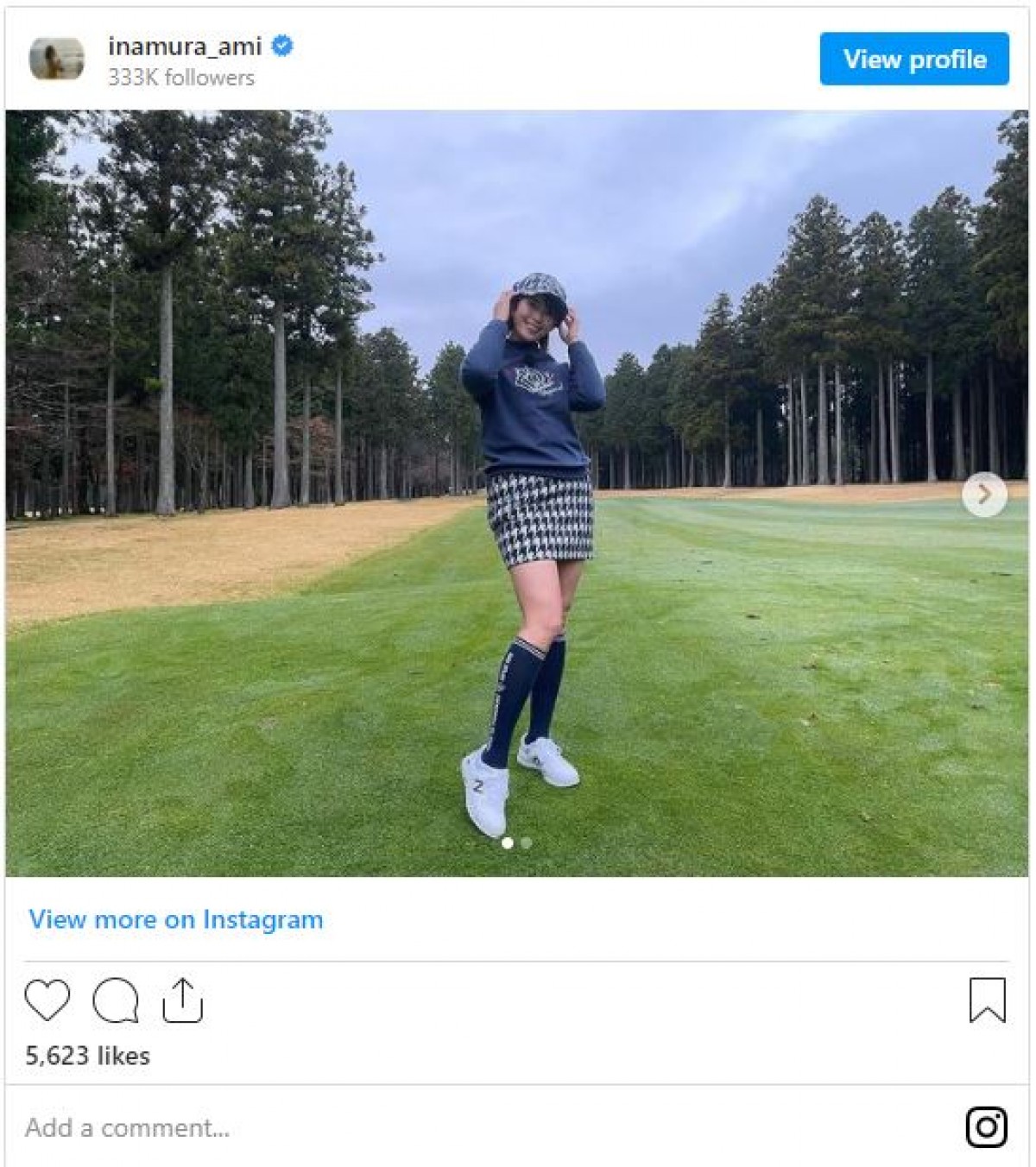 稲村亜美、ミニスカ＆ハイソックスのゴルフコーデに反響「素敵です」「魅力的」