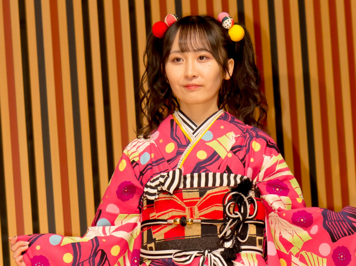＜AKB48成人式＞小栗有以・本田仁美ら華やかな振袖姿を披露　“黄金のトライ世代”で「AKB48を引っ張っていきたい」
