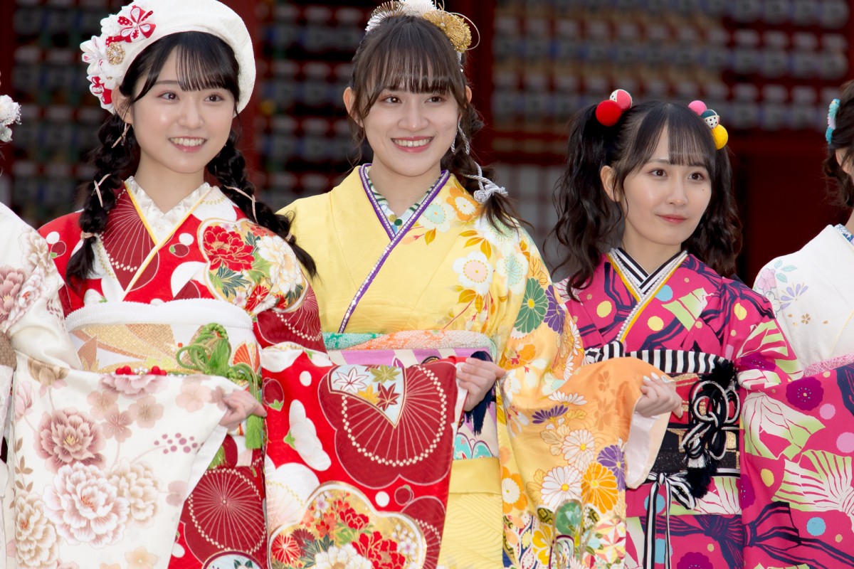 ＜AKB48成人式＞小栗有以・本田仁美ら華やかな振袖姿を披露　“黄金のトライ世代”で「AKB48を引っ張っていきたい」