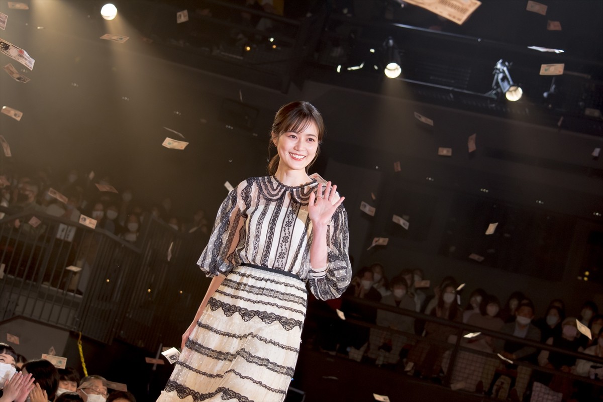 長澤まさみ、“魔性の女”を演じた生田絵梨花は「セクシーでかわいくて、みんながメロメロ」