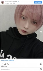 久々のピンクヘアを披露　※「益若つばさ」インスタグラム