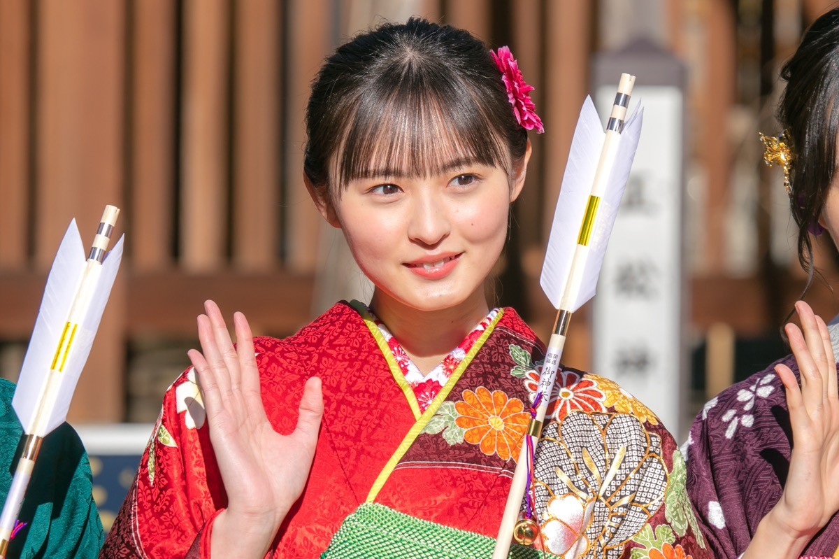 乃木坂46・久保史緒里ら“新・花の2001年組”が新成人　振袖姿お披露目