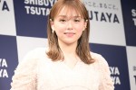 篠崎愛写真集 『IDEA』刊行記者会見の模様