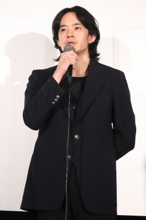 映画『ちょっと思い出しただけ』公開記念舞台あいさつに登壇した池松壮亮