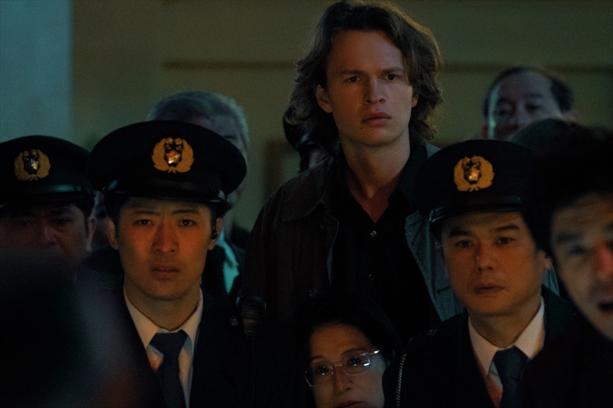 アンセル・エルゴート、山下智久らが彩るトウキョウ・ワールドに酔いしれる！　『TOKYO VICE』場面写真解禁