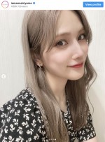 初の“全ブリーチ”をした入山杏奈　※「入山杏奈」インスタグラム