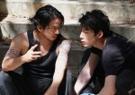 【写真】岡田准一×坂口健太郎、相性98％の狂犬コンビがのし上がる！『ヘルドッグス』場面写真