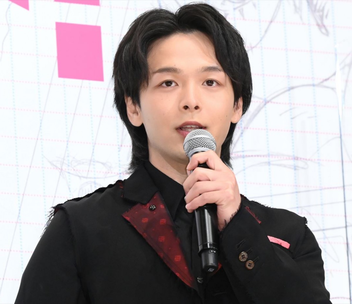 中村倫也、“覇権”で自信あるのは「手を振るスマイル」　実演に吉岡里帆ら大爆笑