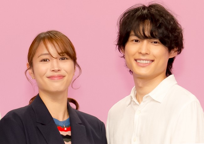 ドラマ『恋なんて、本気でやってどうするの?』制作発表に出席した広瀬アリス、SixTONES・松村北斗
