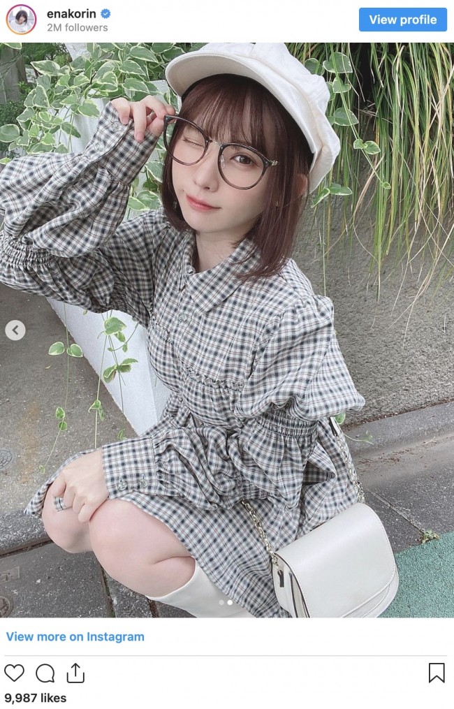 写真）えなこ、「珍しい」メガネ姿のオフショットを公開 「かわいい