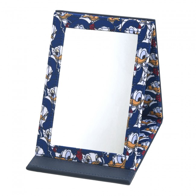 ドナルドの誕生日を祝うアイテムが ディズニーストア に Clio コラボ商品も 22年5月30日 写真 ビューティー クランクイン トレンド