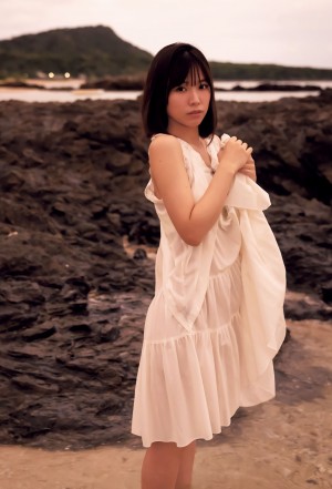 歌手・コスプレイヤーLiyuu、大自然で美しいスタイル披露　1st写真集別カット