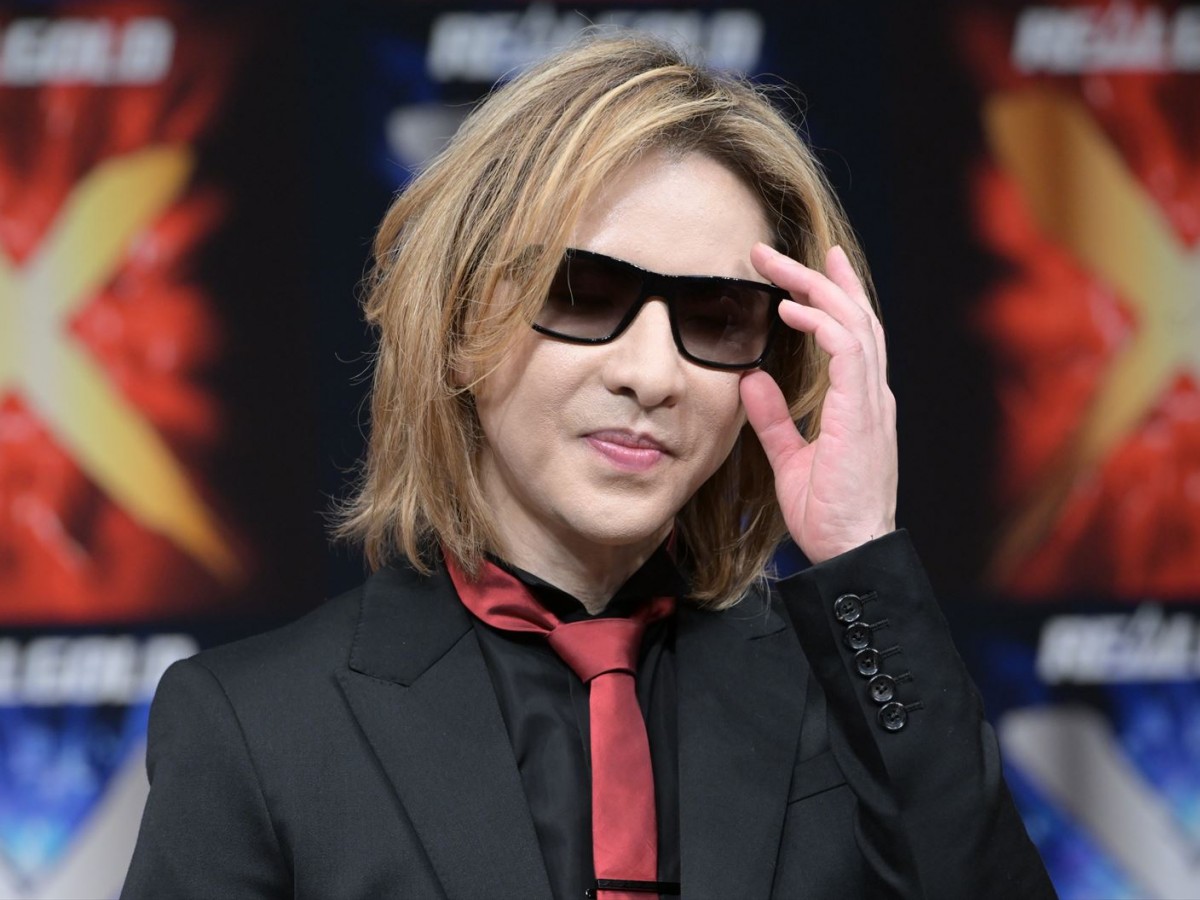 YOSHIKI、新製品「Real Gold X／Y」発表会に登場