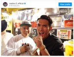 槙野智章、“憧れの広島の大先輩”元19・岡平健治と2ショットに「テンションMAX」