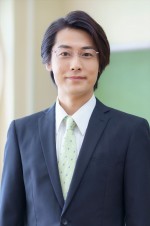 ドラマ『みなと商事コインランドリー』に出演する福士誠治